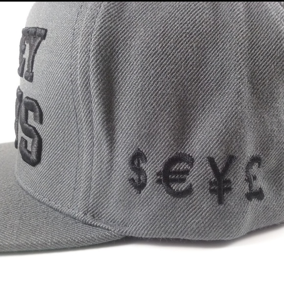 MONEY OBEYS Gray & Black Snapback Hat 3D Flat Bill - Picture 3 of 5